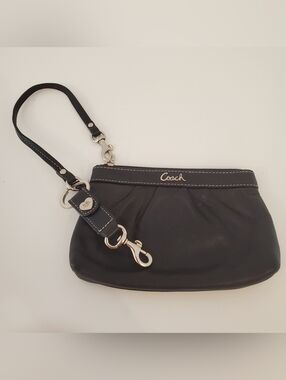 Coach Vintage Wristlet Mini Purse